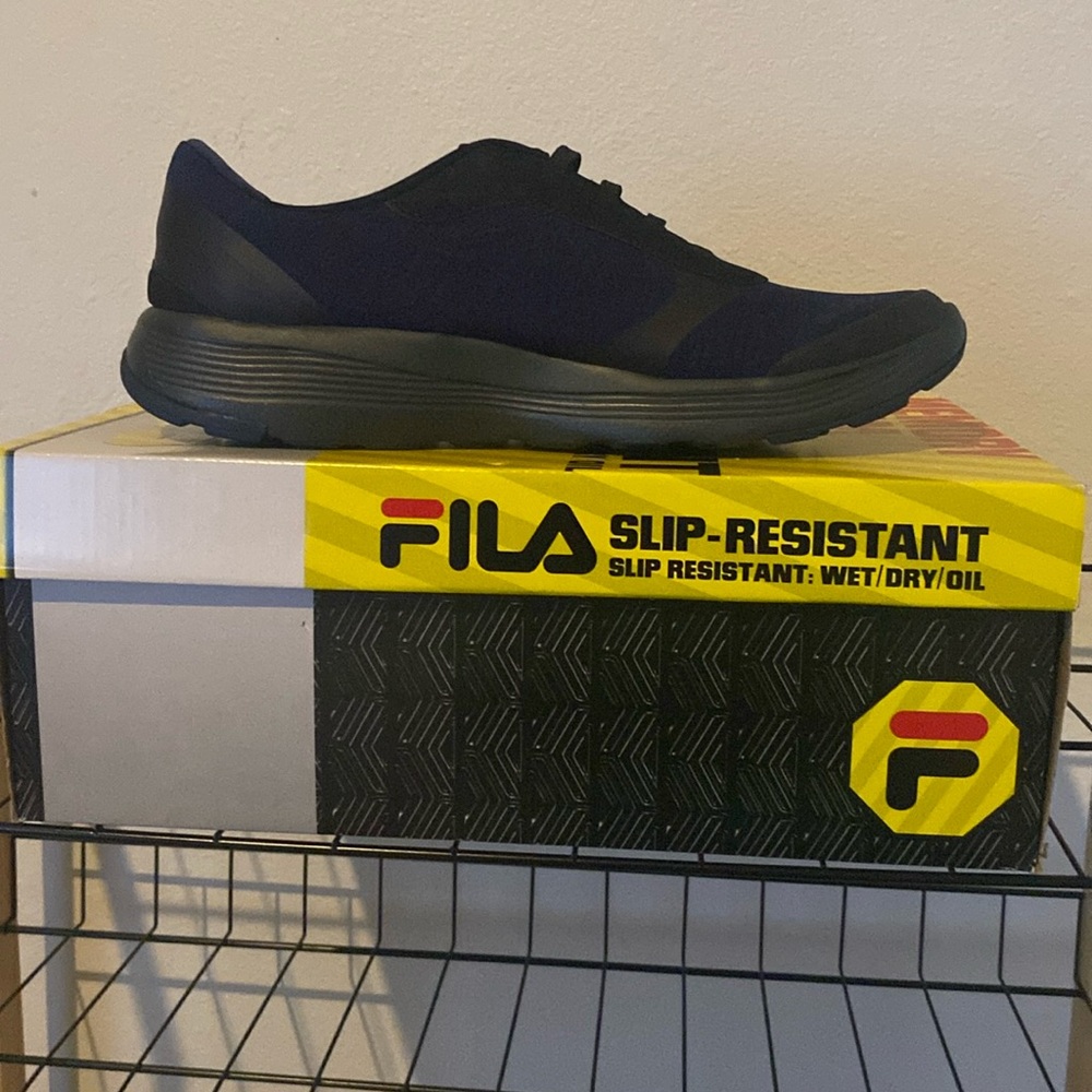 NWT Fila Work Nonslip Shoes